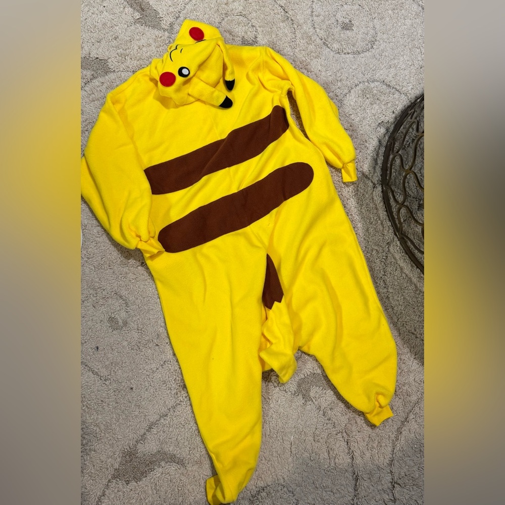 Pikachu  pajama Kids Large/XL  Pokemon Pajama Onsie